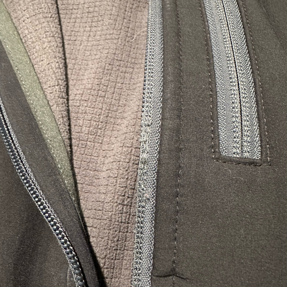LL Bean Softshell Jacket - Picture 3 of 7